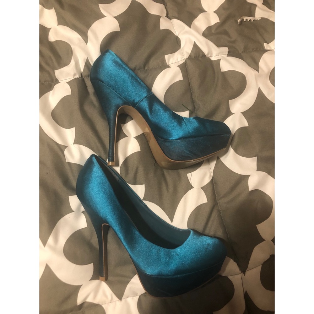 Teal heels
